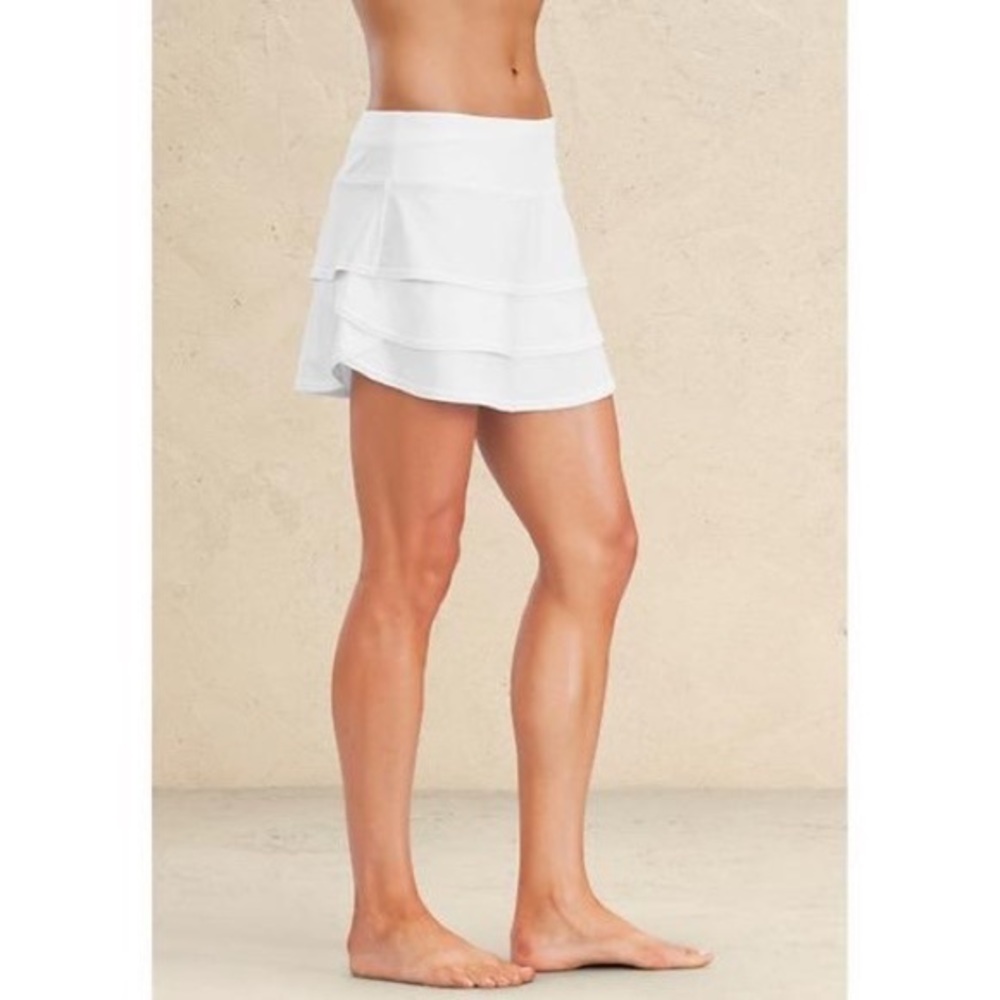 Athleta White Swing Ruffle Tennis Skirt